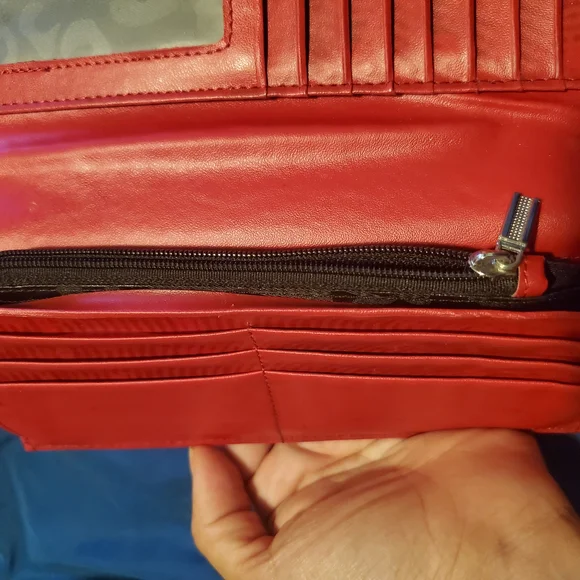 LUX DE VILLE RED SPARKLE WALLET - Picture 10 of 15